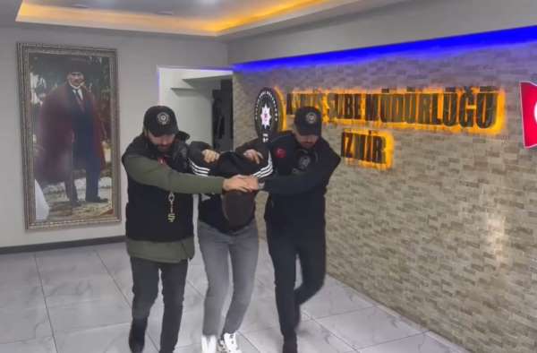 Kendisine borcu olan arkadaşını bıçaklayarak öldürdü