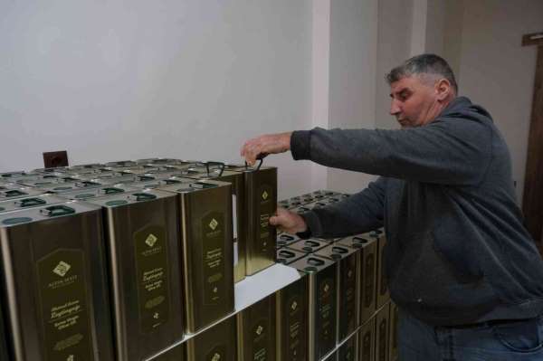 Başkan Okur, 'Paniğe gerek yok, elimizde yeterince zeytin yağımız var'