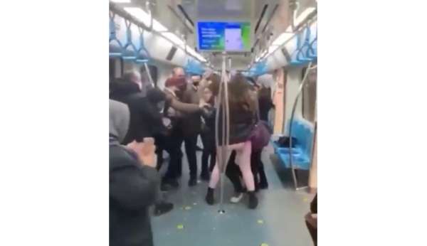 Marmaray'da tekme tokat kavga kamerada