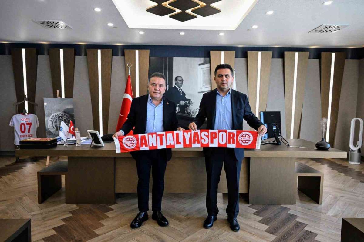 Antalyaspor'un yeni yönetiminden, Başkan Böcek'e ziyaret