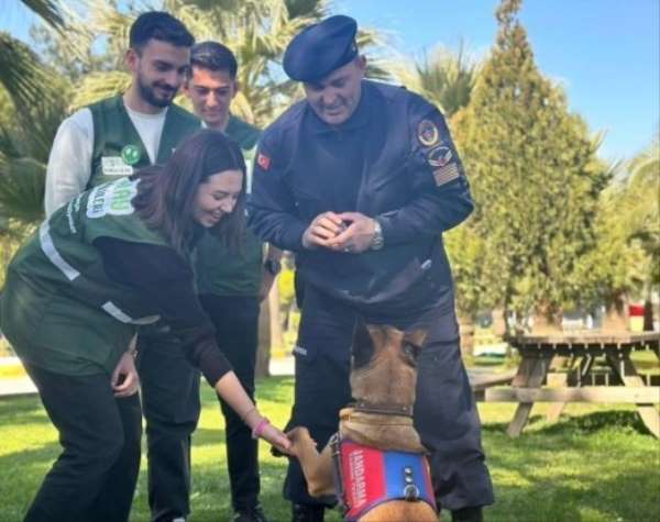 Jandarma, üniversite öğrencilerini misafir etti
