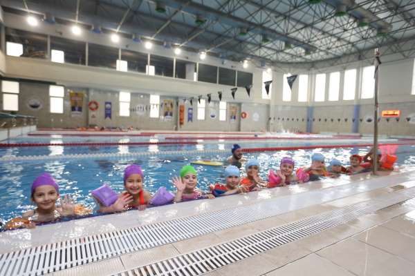 Derince'de çocuklar yüzme öğreniyor - Kocaeli haber