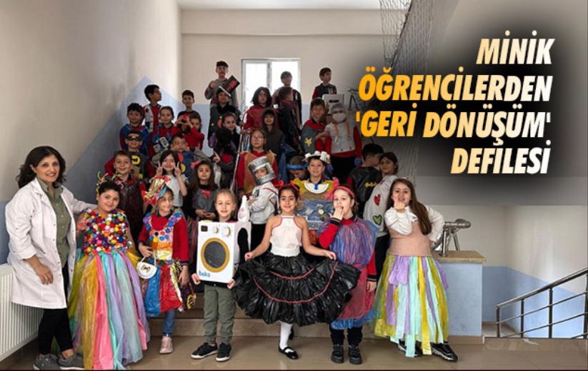 Samsun'da minik öğrencilerden 'geri dönüşüm' defilesi