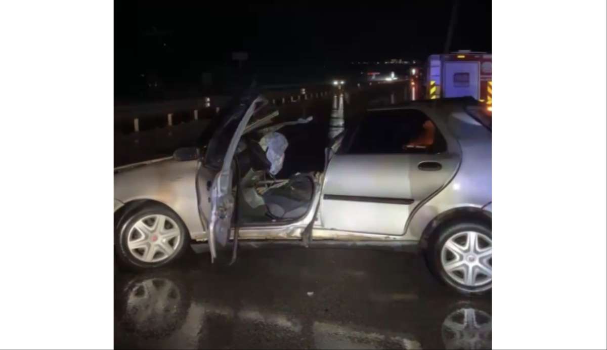 Babaeski'de trafik kazası: Otomobilde sıkışan yaralıyı itfaiye kurtardı