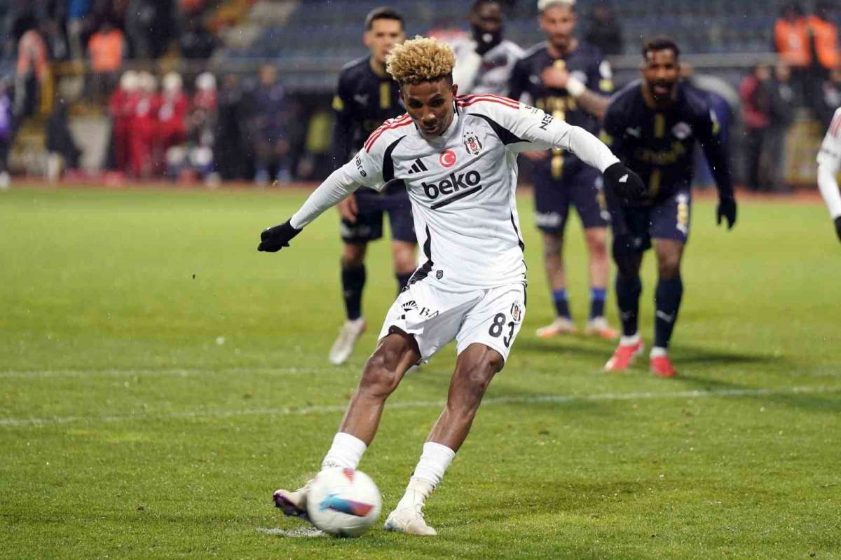 Gedson Fernandes bu sezon 10 golünü Kasımpaşa'ya attı