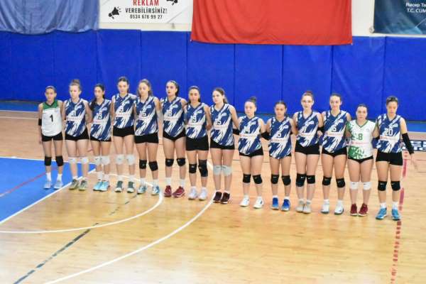 Voleybol Yıldız Kızlar Grup Birinciliği maçları Çorlu'da oynandı