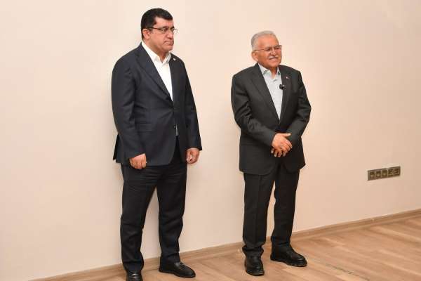 Başkan Büyükkılıç'tan zorlu maç öncesi Kayserispor'a 'moral' ziyareti