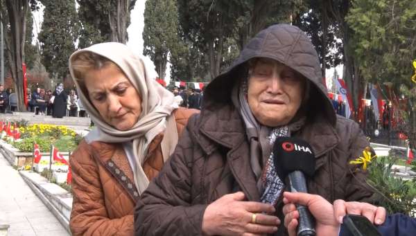Edirnekapı Şehitliği'nde duygusal anlar: 92 yaşındaki anne gözyaşlarını tutamadı
