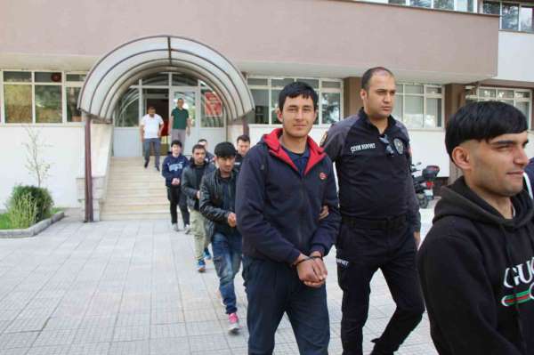 Amasya'da 6 kaçak göçmen yakalandı