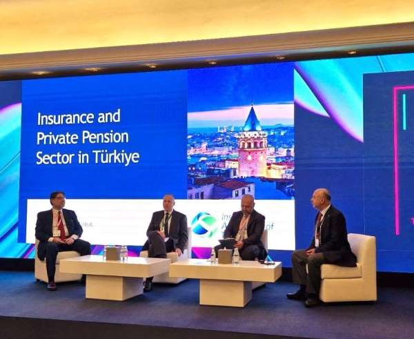 Dünya Sigorta Kongresi'nde Türkiye oturumuna yoğun ilgi