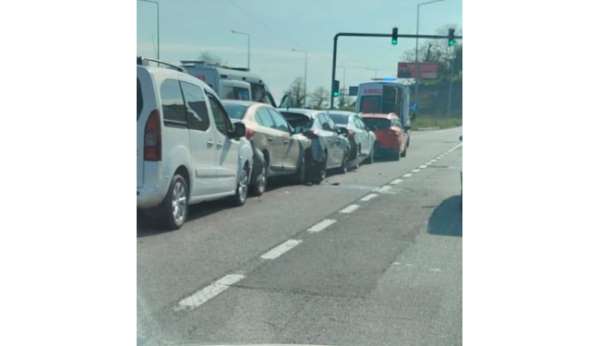 Giresun'da zincirleme trafik Kazası: 2 yaralı