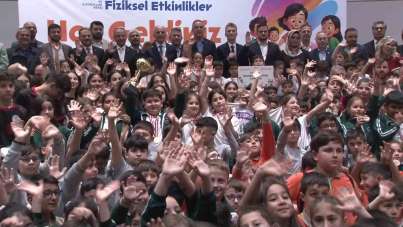 Ümraniye'de, 'Geleneksel Çocuk Oyunları ve İlkokullar Arası Fiziksel Etkinlikler'de ödüller sahiplerini buldu