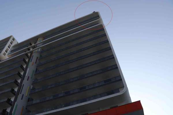 Dolandırıldığını iddia ettiği 15 katlı binada intihara kalkıştı - Samsun haber
