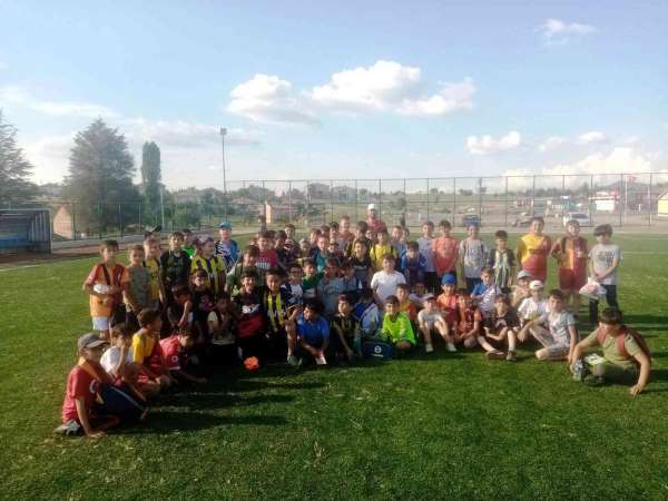 Emet Belediyesinin yaz futbol okulu başladı - Kütahya haber