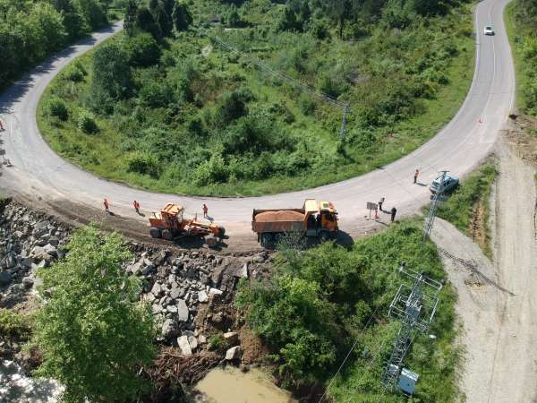 Sinop'un Ayancık ilçesinde sel sonrası çalışmalar devam ediyor