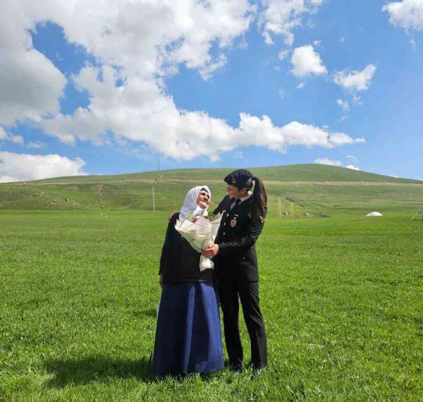 Ağrı'da jandarmadan bayramda şehit ailelerine vefa ziyareti