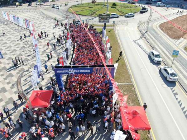 7 ülkeden sporcular Arslantepe'de yarıştı