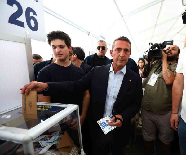 Ali Koç: 'Fenerbahçe'nin yeni lideri kim olacaksa onun etrafında camianın birleşmesini diliyorum'