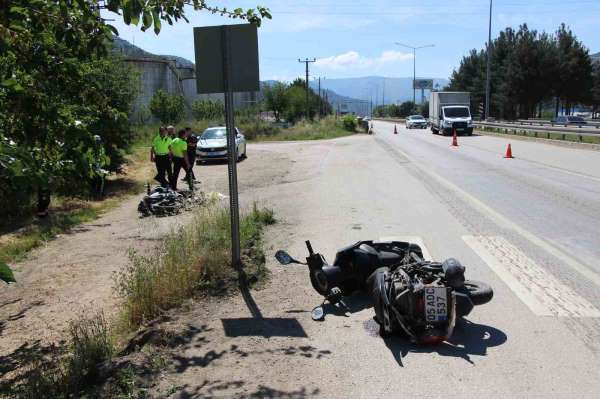 Amasya'da motosikletler çarpıştı: 2 yaralı
