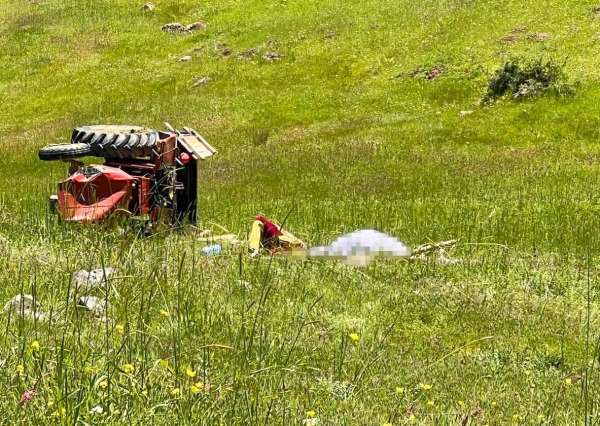 Devrilen traktörün altında kalan sürücü hayatını kaybetti