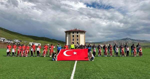 Tekman'da Mustafa Çiftçi futbol turnuvası şampiyonu Hürriyetspor oldu