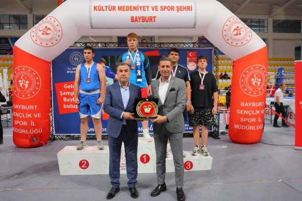 Bayburt'ta 'Boks Şampiyonası' sona erdi