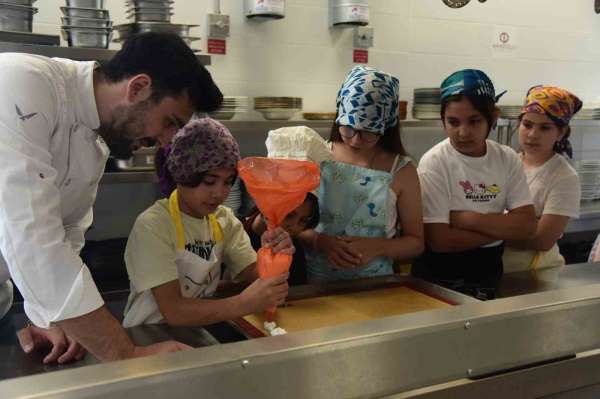 Çocuk Üniversitesi programları mutfak atölyesi ile devam ediyor