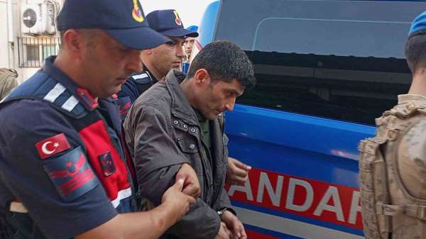 Eşini bıçaklayarak öldüren adam tutuklandı