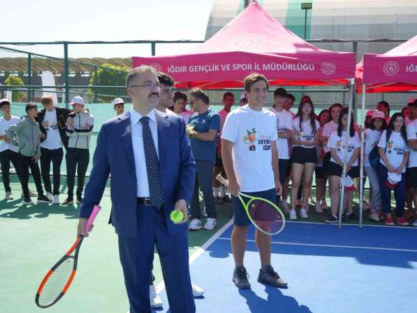 Iğdır'da 5. Kayısı Cup Tenis Turnuvası heyecanı başladı