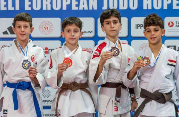 Yunusemreli judocular Avrupa Kupası'ndan iki madalya ile döndü