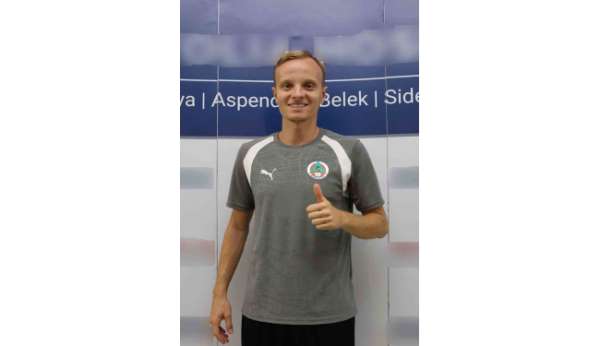 Alanyaspor'da teknik heyet ve futbolcular, sağlık kontrolünden geçti