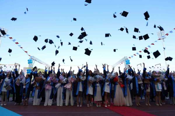 Düzce Üniversitesi'nde mezuniyet heyecanı başladı