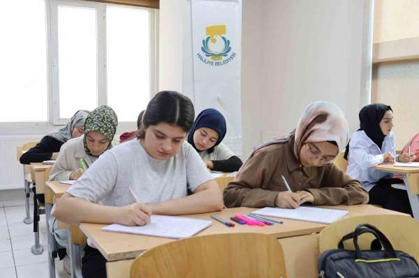 Haliliye'de üniversite adaylarına ücretsiz yaz kursu