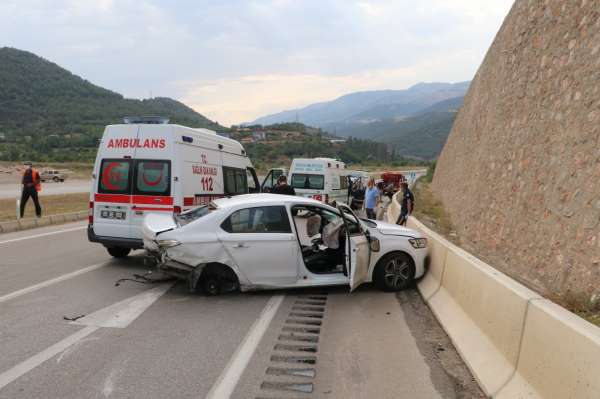 Amasya'da feci kaza: Anne ve 2 oğlu öldü, baba ve oğlu yaralı