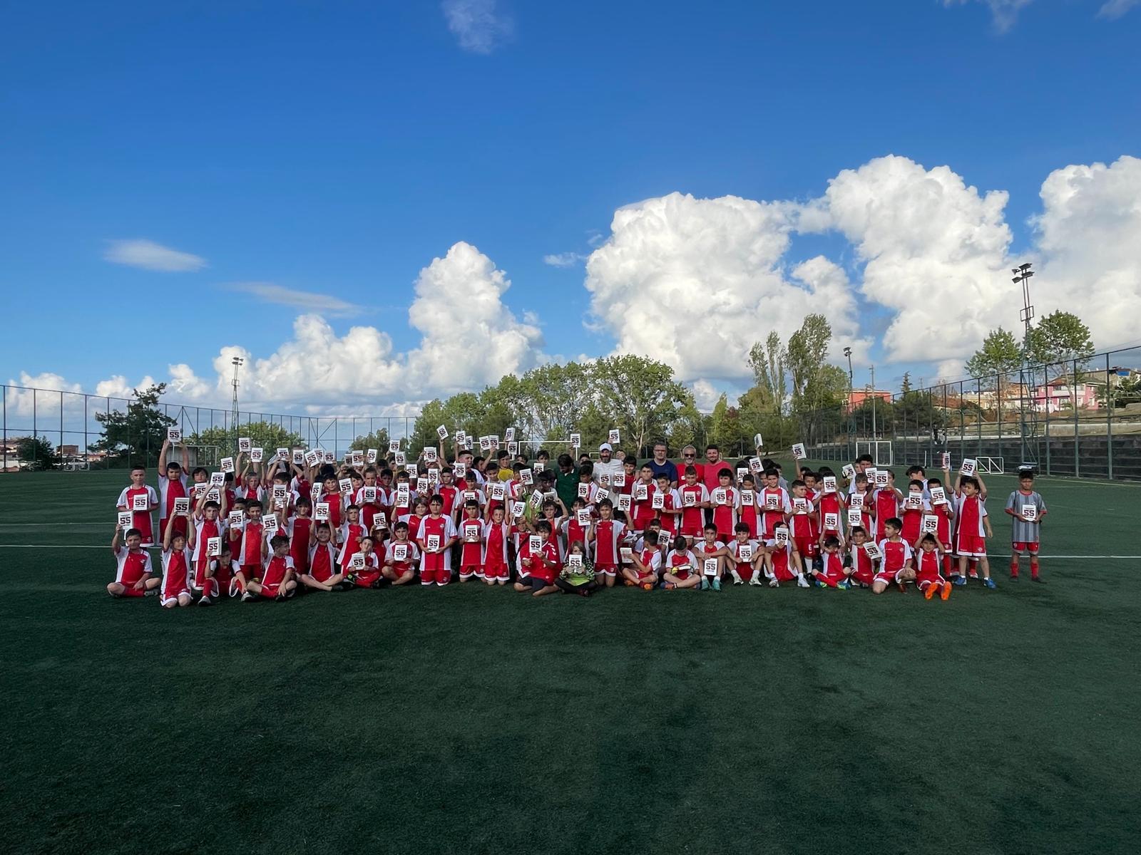 Samsunspor Efsanelerinden Genç Sporculara Kitap