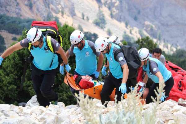 UMKE ekipleri Babadağ'da paraşüt kazası kurtarma tatbikatı gerçekleştirdi