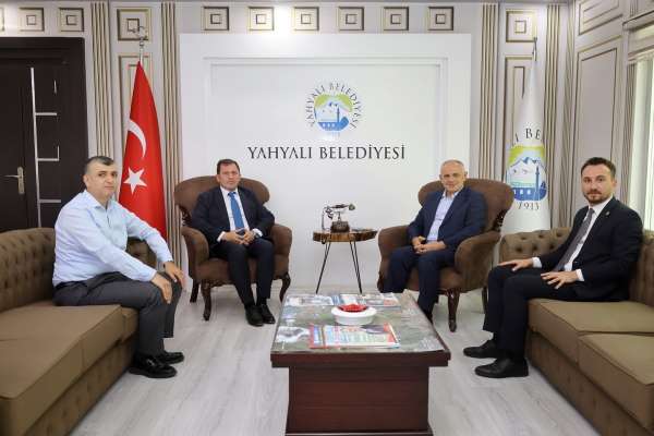 Ali İhsan Kabakcı'dan teşekkür plaketi