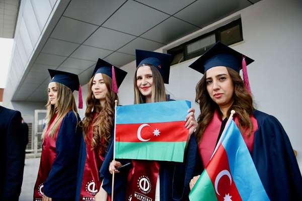 Anadolu Üniversitesi Bakü'de mezuniyet töreni düzenleyecek
