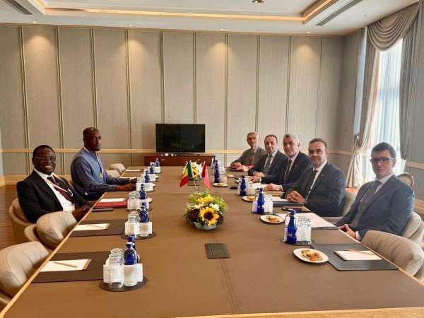 Bakan Bolat ve Bakan Kacır, Senegal Ticaret ve Sanayi Bakanı Diop ile bir araya geldi
