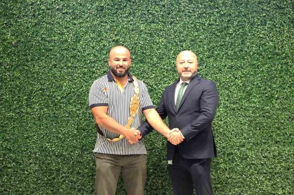 CW Enerji şampiyon başpehlivan Orhan Okulu'yu ağırladı