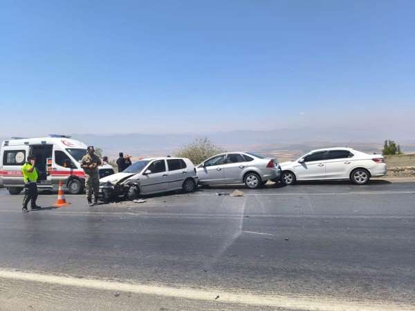Gaziantep'te dört aracın karıştığı zincirleme kaza: 9 yaralı