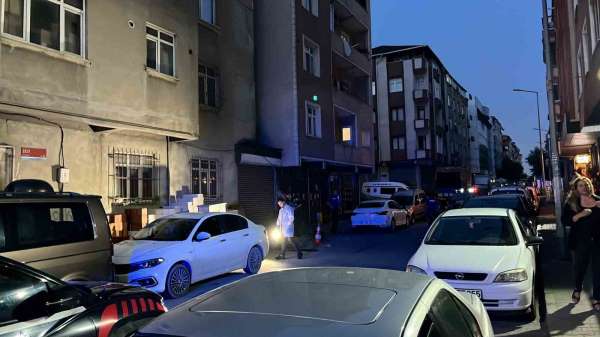 Sultangazi'de silahlı saldırıya uğrayan pazar esnafı ağır yaralandı