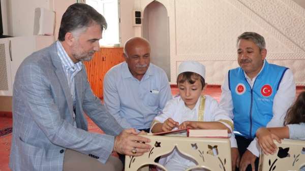 Amasya'da 9 yaşındaki otizmli Asilhan, Kur'an-ı Kerim okumayı öğrendi