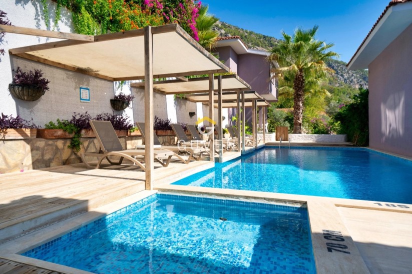 Güven Villas'ta Doğa Manzaralı Jakuzili Kiralık Villalar