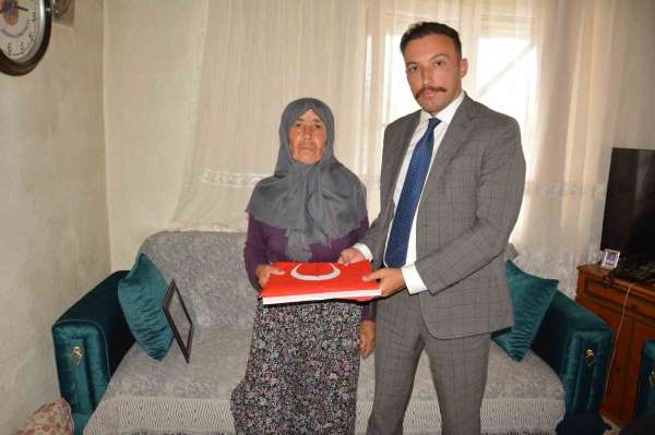 Başsavcı Ozan Kapıcı, şehit annesini evinde ziyaret etti