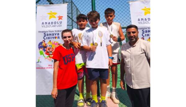 Elazığ tenis takımı finale yükseldi