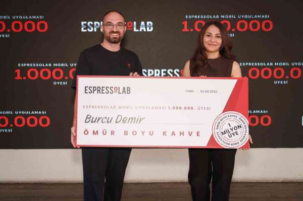 Espressolab'in 1 milyonuncu kullanıcısı ömür boyu ücretsiz kahve hakkı kazandı
