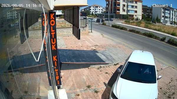 Her gün kaza olan bulvarda, esnaflar korkudan işyerlerinin önünde oturamıyor