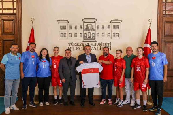 İşitme Engelliler Genç Kız Futsal Milli Takımı, Bilecik'te kampa girdi
