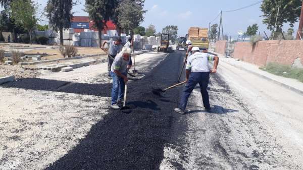 Akdeniz'de asfalt serimi, kaldırım ve kilit taşı yenileme çalışmaları hız kazandı